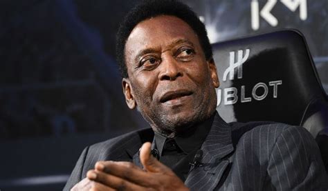 Pelé tem melhora progressiva da infecção respiratória diz boletim