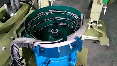 Vibratory Bowl Feeder Automatic Feed Rivet Riveting Machine Youtube