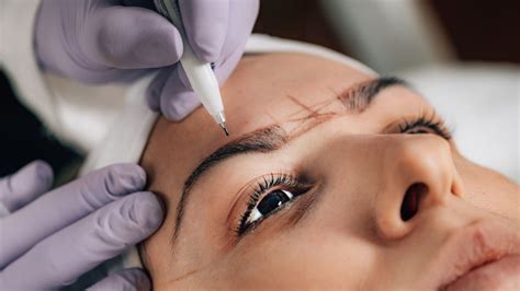 Diferencias entre el microblading y pigmentación de cejas Pros y