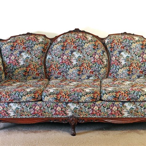 Queen Anne Style Sofa | EBTH