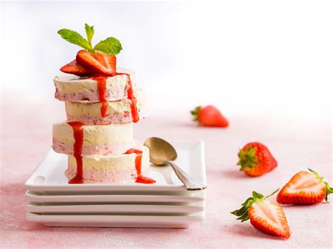 Strawberry Ice Cream Sensation Dessert - Kosher.com