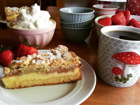 Rhabarberkuchen Mit Vanillecreme Und Streusel Kochen Gut Kochengut De