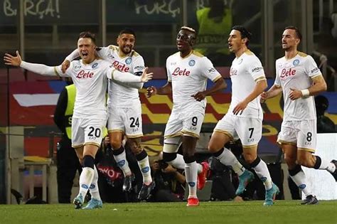 Hasil Leg I Playoff 16 Besar Liga Europa 2021 2022 Napoli Ungguli