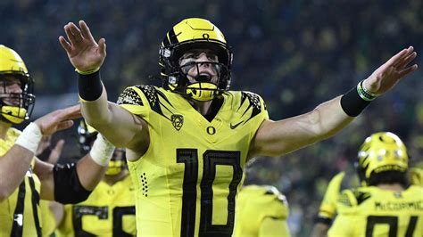 Bo Nix returning to Oregon for 2023 season should have Ducks poised for ...