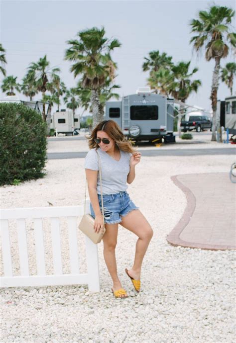 Beach Day Trip And Casual Outfit Idea Beach Day Outfits Spring Outfits Women Casual Beach