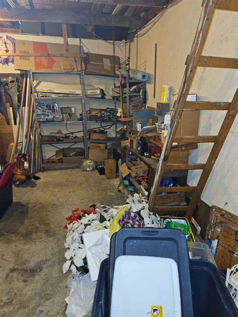 Hoarder House Packed W Vintage Toys Collectibles Starts On 10272023