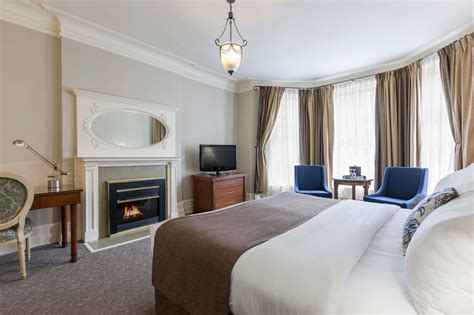 Downtown Montreal Luxury Suites | Hotel Rooms Montreal | The Chateau ...