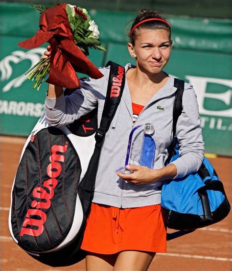 Foto Trofee In Ani Simona Halep Sarbatorita Pe Site Ul Wta