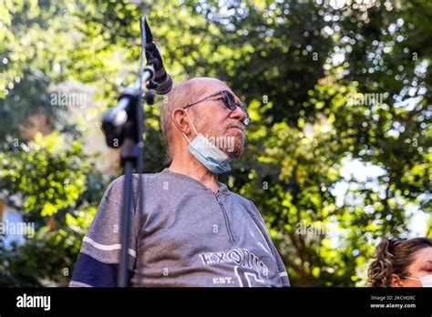 Giuliano Giuliani Padre De Carlo En La Manifestaci N En Recuerdo De La