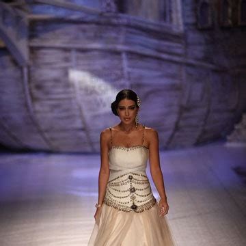 Runway Review: JJ Valaya at Couture Week | Vogue India