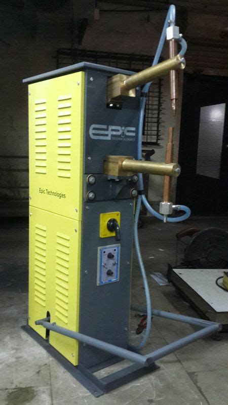 02 Pedal Operated Spot Welding Machine Rated Input Power KVA 15 At