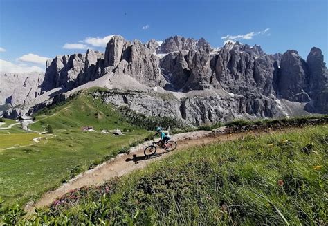 Sellaronda Mtb Tour Dolomite Biking Guide Mtb Alta Badia