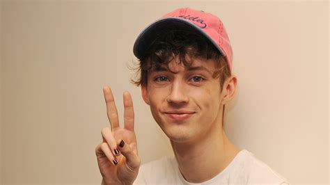 Troye Sivan Wallpapers Images Photos Pictures Backgrounds