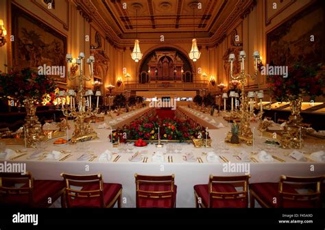 In the ballroom at buckingham palace hi-res stock photography and images - Alamy