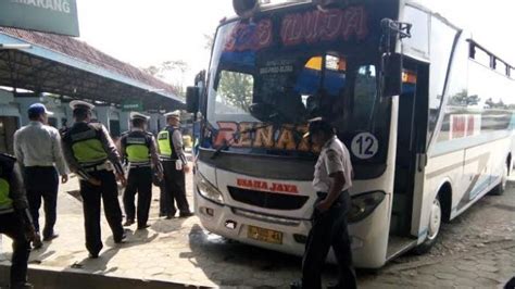 Dari 20 Bus Yang Diperiksa Di Terminal Purwodadi 11 Di Antaranya Tak