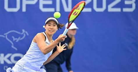 Hibino Beats Noskova To Win Prague Open Tennis Majors