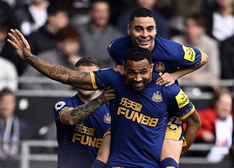 Newcastle United Trippier Admits Callum Wilson Gives Him Stick For His