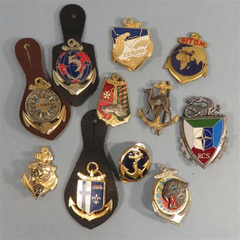 ENSEMBLE DE 11 Insigne Militaire Regiment D Infanterie Coloniale Et De