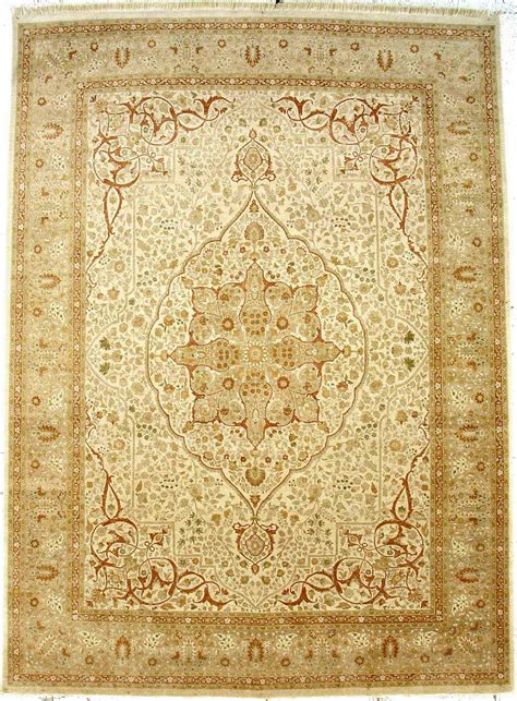 Pin By Katherine Dooros On Decorating Ideas Rugs Persian Persian Rug