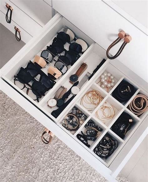 19 Ways To Make Your Walk In Closet Look Ridiculously Chic Livabl