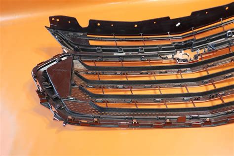 Chevy Traverse Grille 2018 2019 2020 2021 Chrome 23376134 Oem