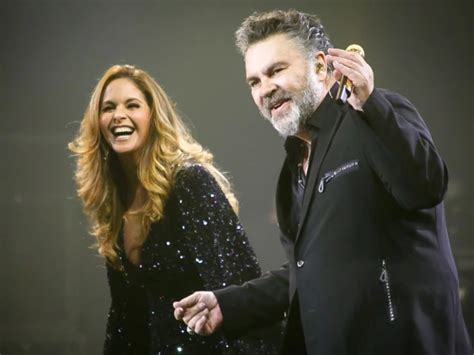 Lucero se burla de Mijares tras cantar una canción de ardidos durante