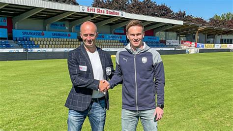 Fu Ball In Amstetten Patrick Enengl Bernimmt Traineramt Beim Sku Ertl