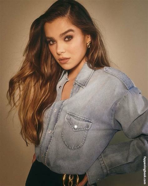 Hailee Steinfeld Nude The Fappening Photo Fappeningbook