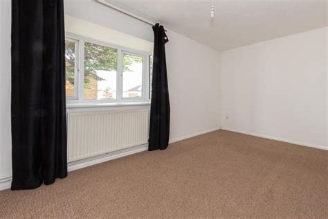 2 Bed Terraced House For Sale In Coltsfoot Green Luton Bedfordshire