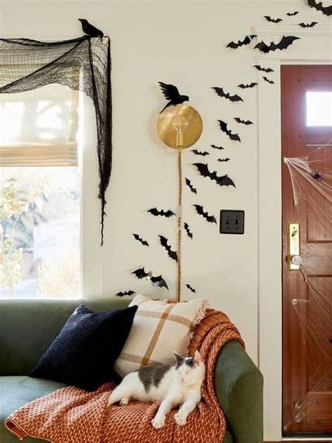 31 Orange and Black Halloween Decor Ideas » Lady Decluttered