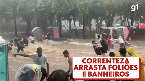 V Deos Foli Es E Banheiros Qu Micos S O Arrastados Por Correnteza Da