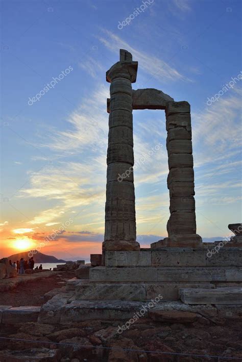 Templo de Poseidón en Cabo Sounion Ática Grecia al atardecer 2023