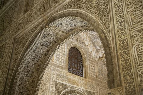 Visita Nocturna Guiada A La Alhambra En Grupos Reducidos Y Entradas Sin