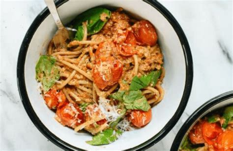 Tomato Pesto Spaghetti With Zucchini Noodles