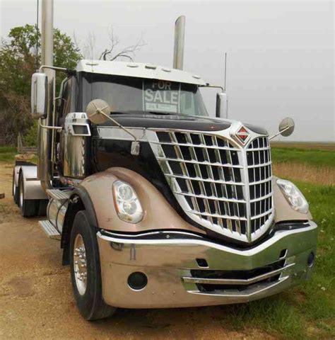 International LoneStar (2013) : Daycab Semi Trucks