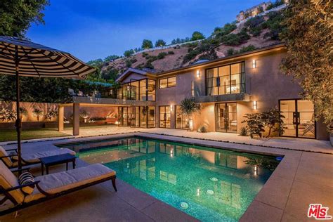 Rob Lowe Buys New Home In Beverly Hills See Photos