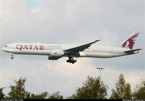 A Beb Qatar Airways Boeing Dzer Photo By Bj Rn Huke Id