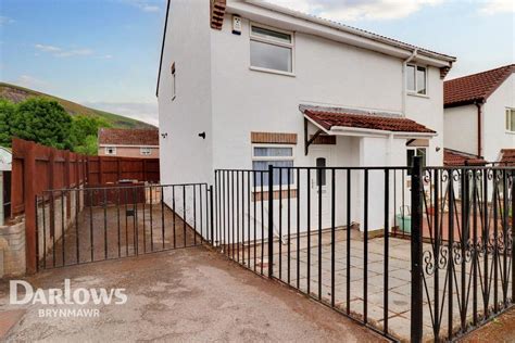 Queen Street Blaina 2 Bed Semi Detached House For Sale £130000