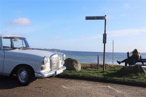 Oldtimer Mercedes 200d Heckflosse Blackbox Classics