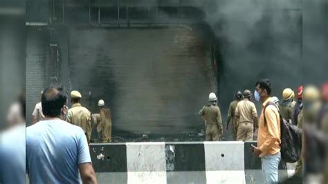 Major Fire Breaks Out At Delhis Lajpat Nagar Market News18