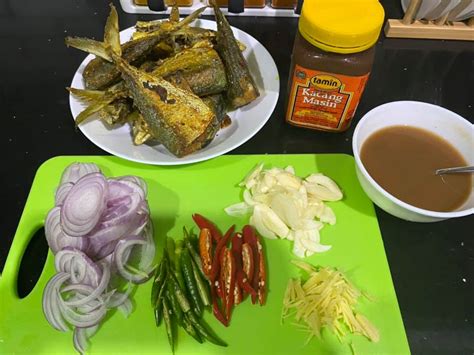 Resepi Ikan Goreng Masak Taucu Yang Mudah Serta Menyelerakan Memang