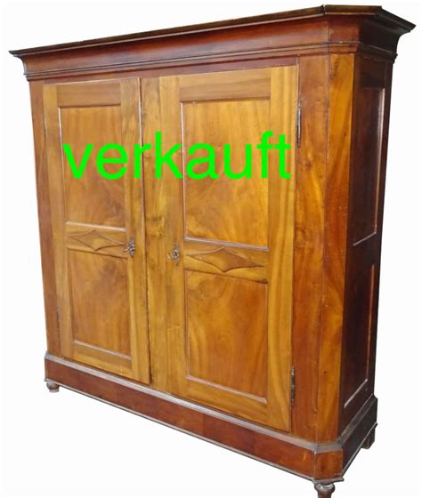 Verkauft Grosser Biedermeier Schrank Aus Baden Nussbaum