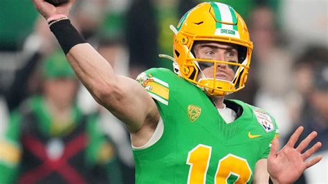 Bo Nix Throws 5 TDs In Final College Game As Oregon Wins Fiesta Bowl