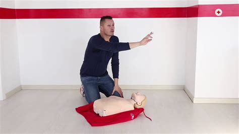 Video Tutorial Bls Basic Life Support Croce Rossa Italiana Youtube