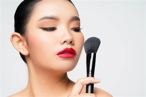 7 Tips Supaya Makeup Awet Tahan Lama Seharian Berkeluarga