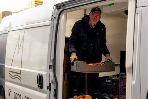 Kölner Tafel sucht dringend ehrenamtliche Helferinnen und Helfer