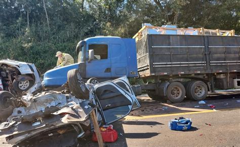 Quatro Pessoas Morrem Em Acidente Entre Caminhão E Carros Na Br 163 No