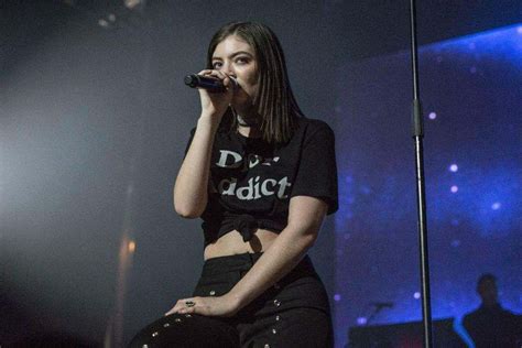 49 Hot Pictures Of Lorde Which Will Make You Fantasize Her The Viraler