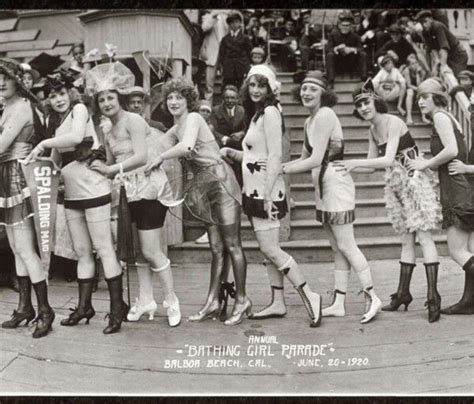 U.S. Flappers in California, 1920 | Vintage burlesque, Flapper girl, Girl inspiration