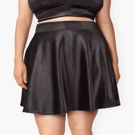 Saia Godê Cirrê Feminina Plus Size Couro Fake Cintura Alta